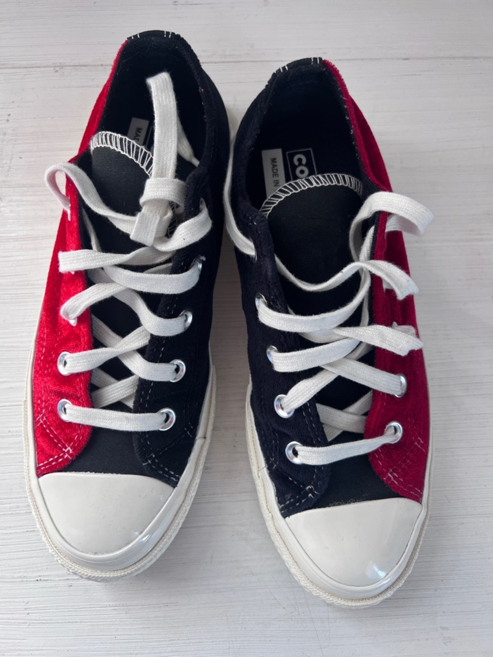 Converse Women’s Black and Red Low-Top Canvas Sneakers